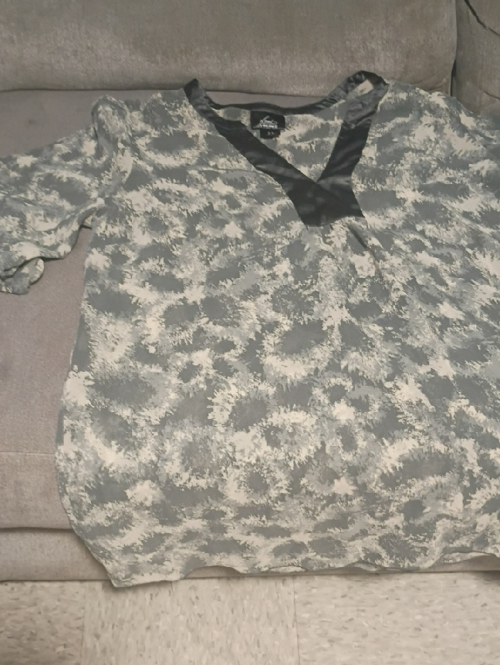 croft & barrow Gray and Cream V-Neck Printed Blouse